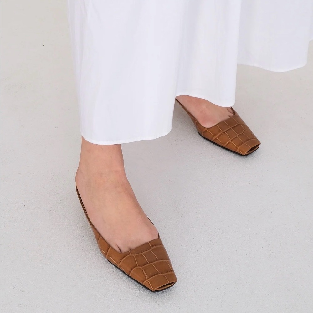 Toteme The Mule Croc-Embossed Flats - Picture 3 of 10